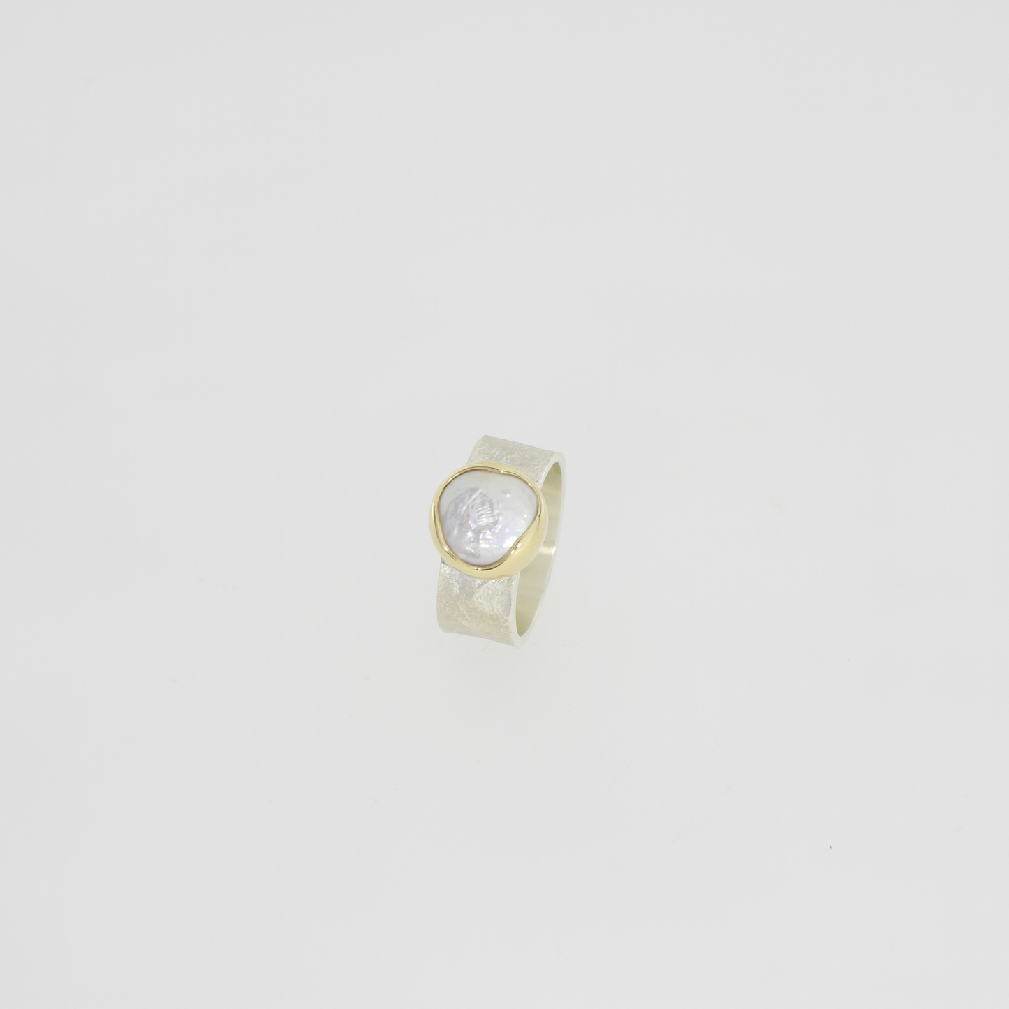 Freshwater Button Pearl Ring