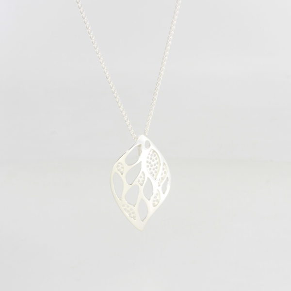 Payet silver lace leaf pendant