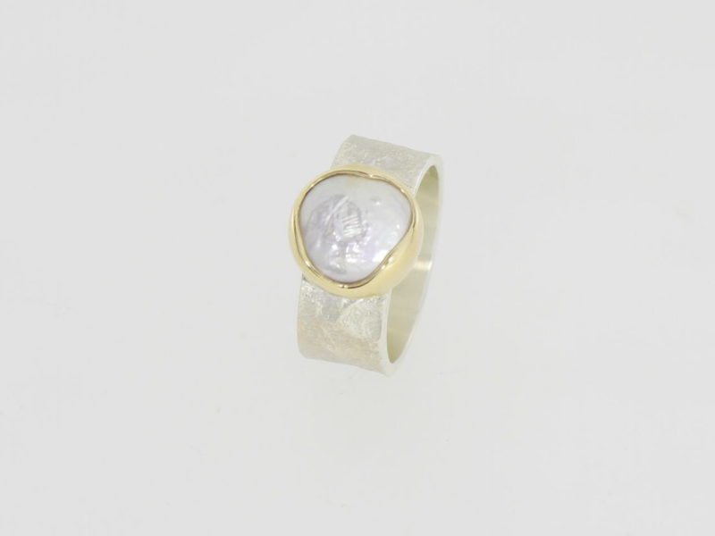 Payet fresh water button pearl ring