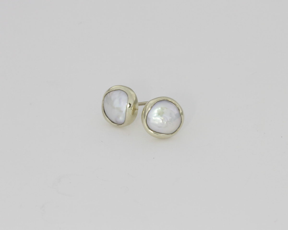 Payet white gold button pearl studs