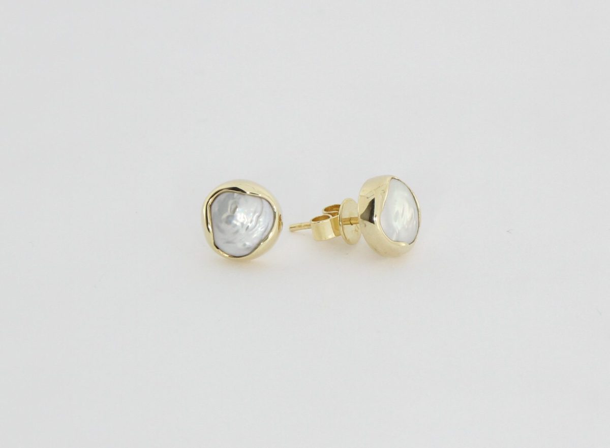Payet button pearl studs